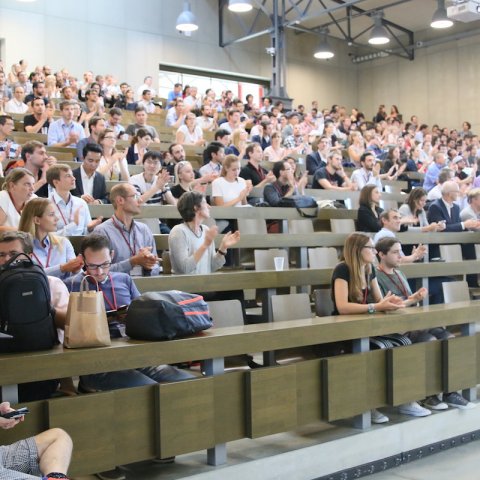 12_lecturehall_5246