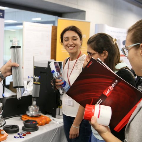 14_exhibitors_4942