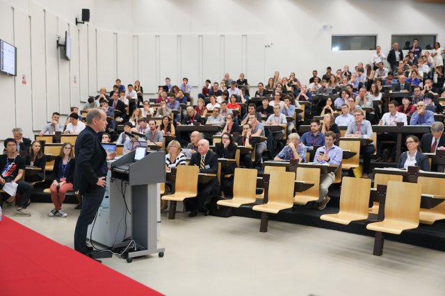 fm18_welcomeplenary_653