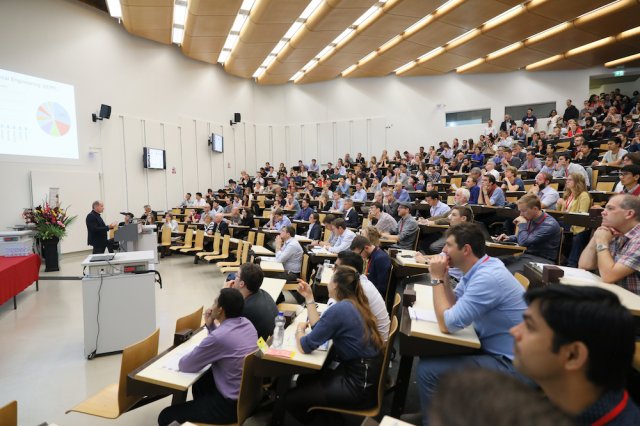 fm18_welcomeplenary_657